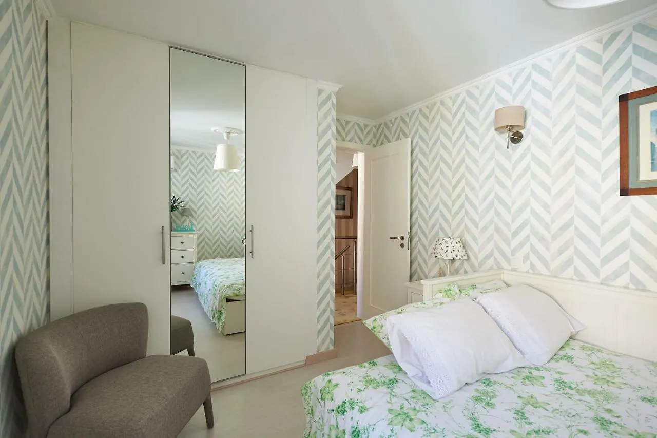 Apartamento Luxurious Triplex Near The Beach In Estoril