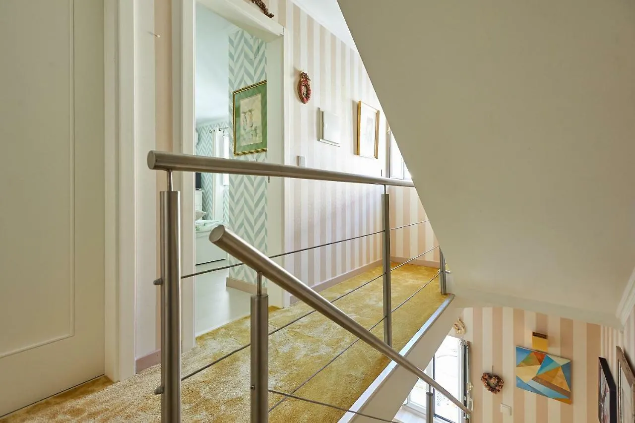 Apartamento Luxurious Triplex Near The Beach In Estoril