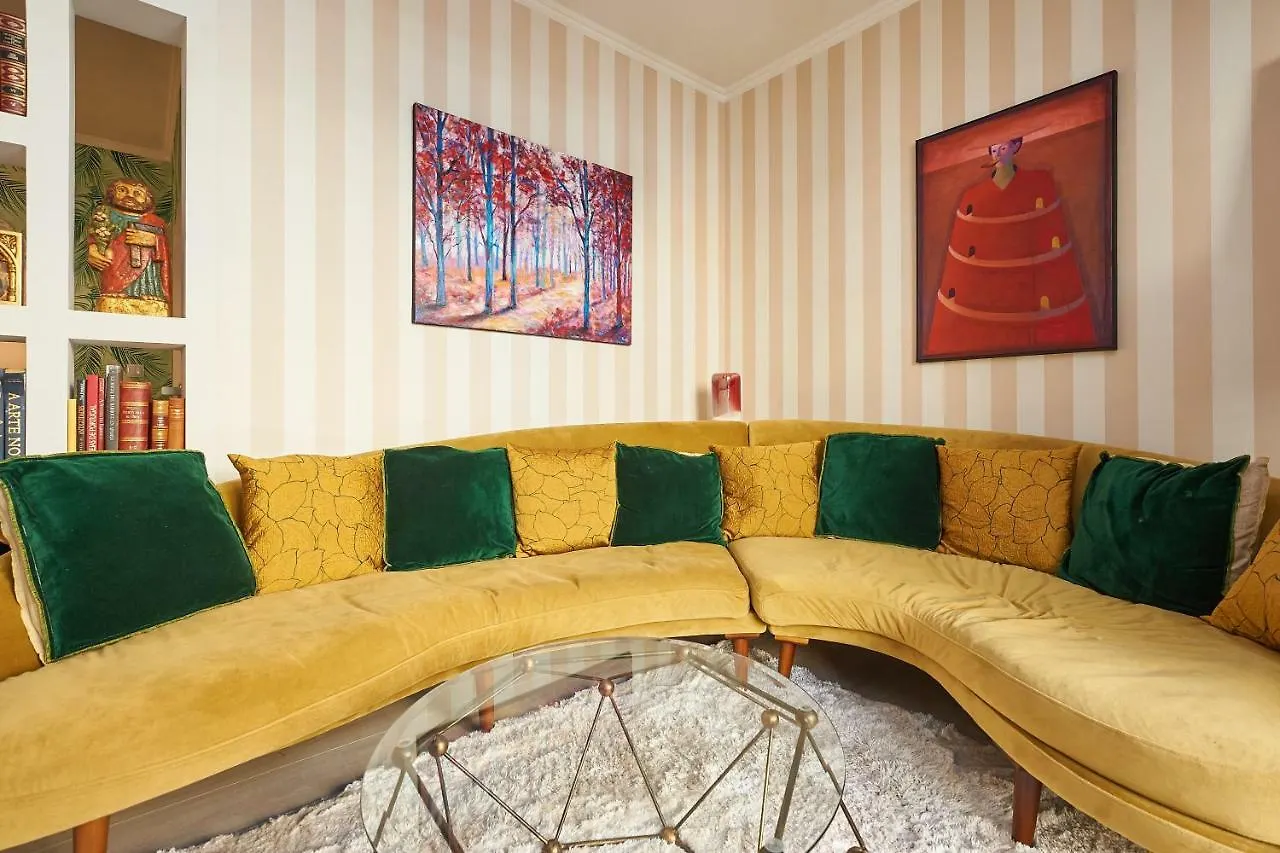 Apartamento Luxurious Triplex Near The Beach In Estoril