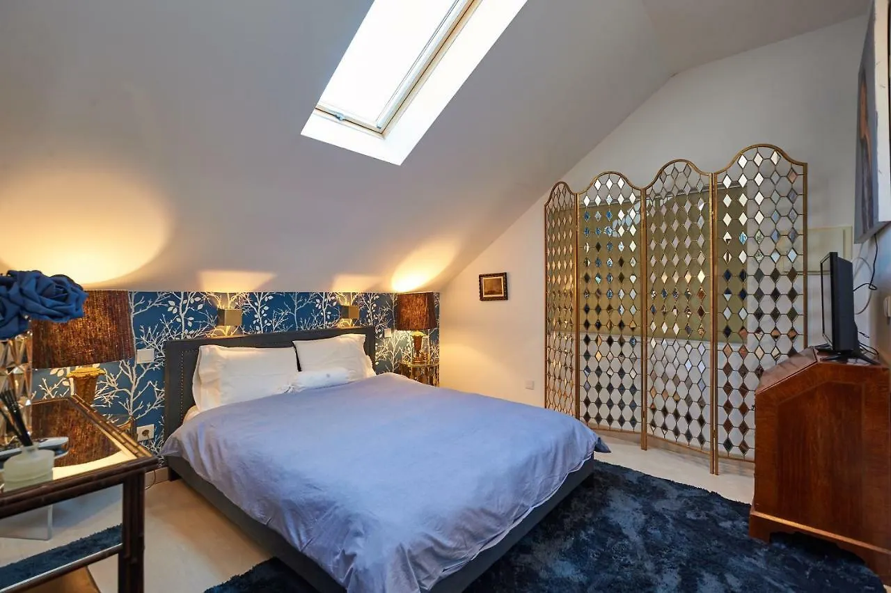 Luxurious Triplex Near The Beach In Estoril Apartment