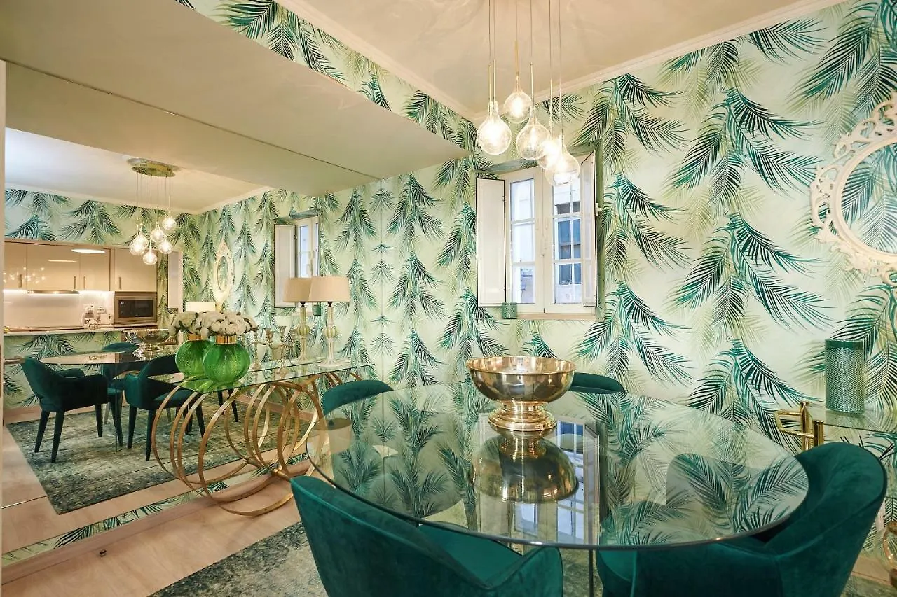 Luxurious Triplex Near The Beach In Estoril Apartment