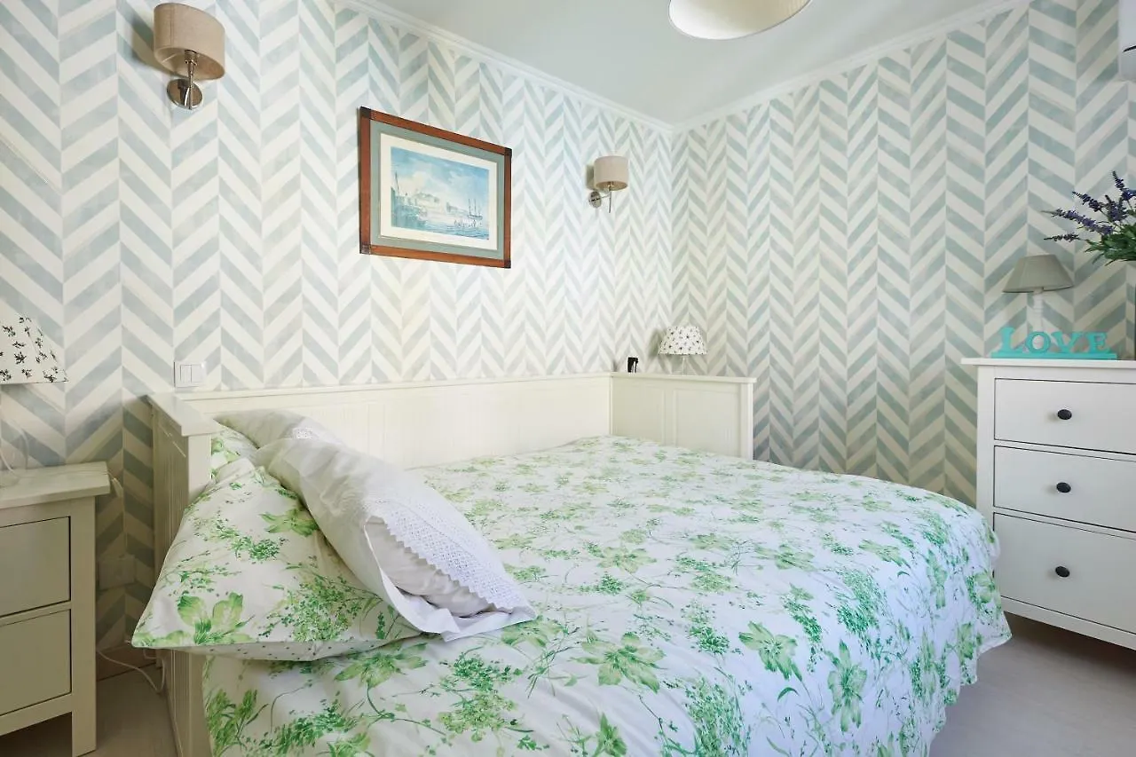 Luxurious Triplex Near The Beach In Estoril Apartment